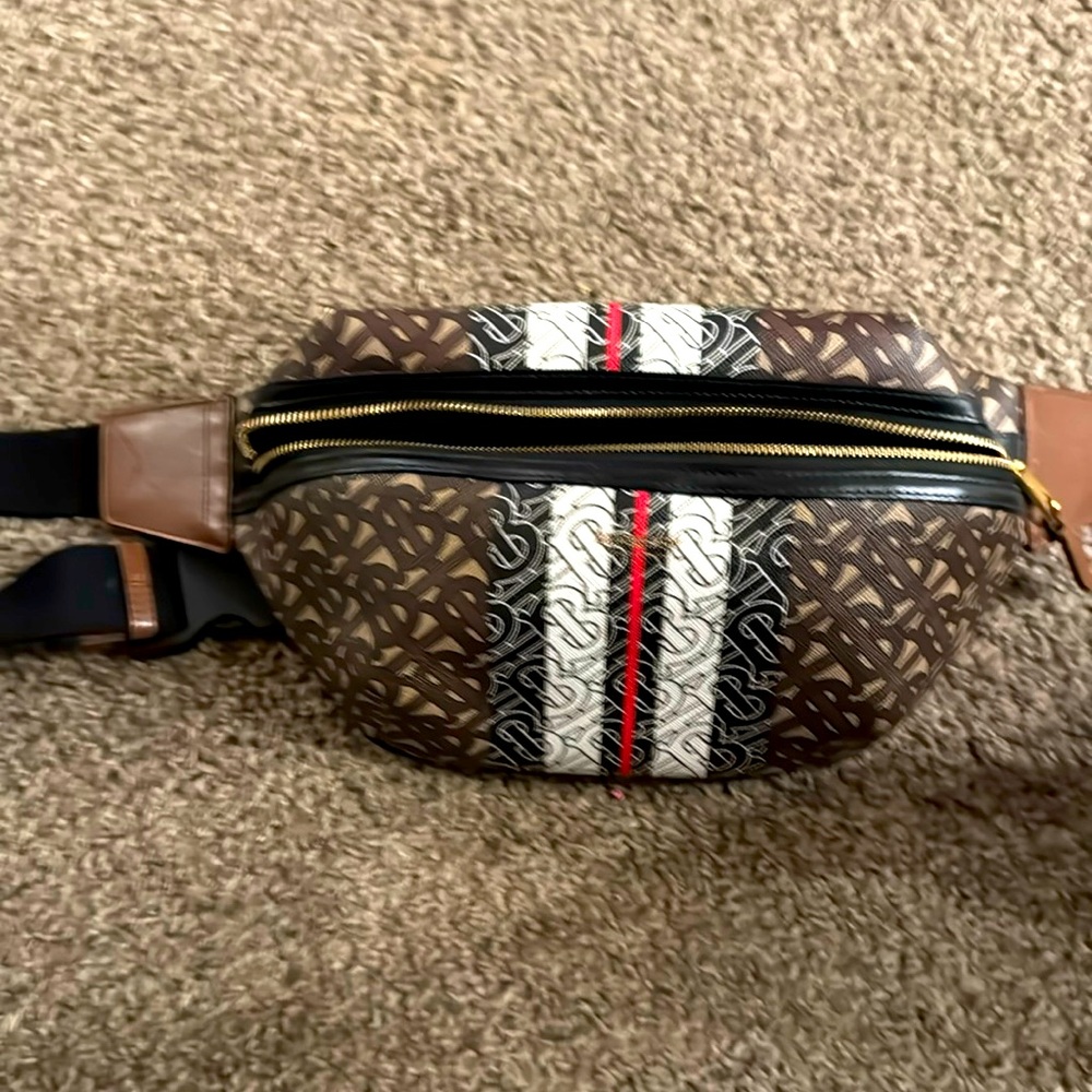 Burberry E-Canvas Monogram Stripe Medium Sonny Bum Bag Bridle Brown
Like New